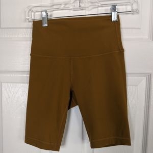 Lululemon High Rise Short 8"